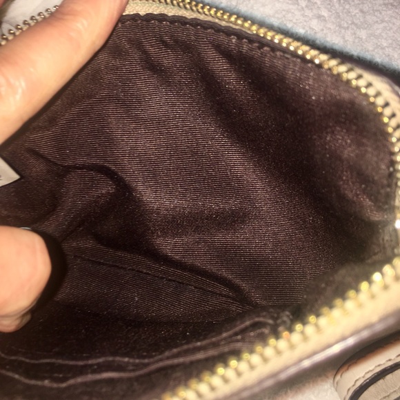 Coach Wristlet, signature design w/cream stripe. - Picture 8 of 8